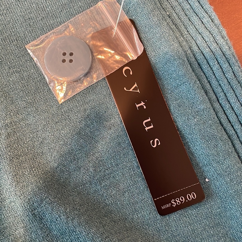 CYRUS Cardigan💙 - Picture 4 of 7